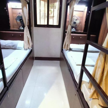 Almas Dormitory 24 Hours Aircondition Mumbai Bagian luar foto