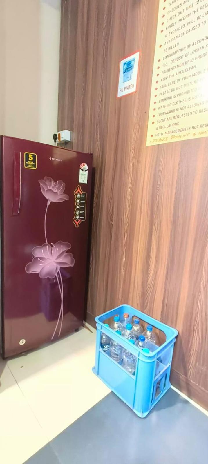 Almas Dormitory 24 Hours Aircondition Mumbai Bagian luar foto