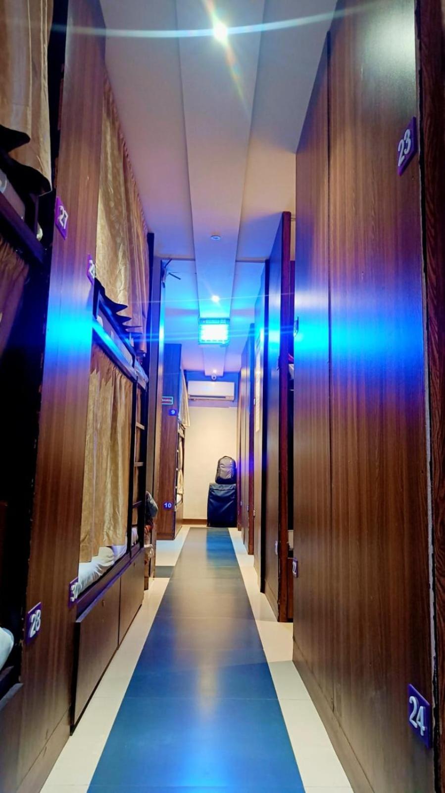 Almas Dormitory 24 Hours Aircondition Mumbai Bagian luar foto