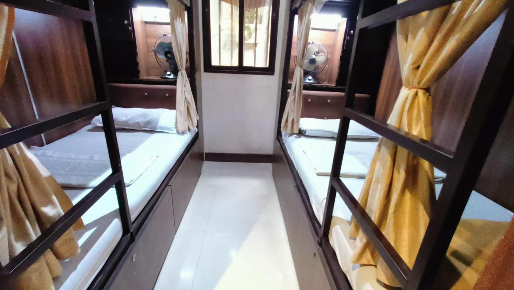 Almas Dormitory 24 Hours Aircondition Mumbai Bagian luar foto